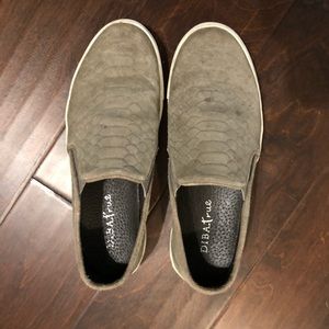 Dina True sneakers size 7